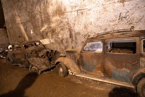 Naples tunnel Car.jpg