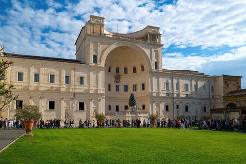 Pinecone Courtyard Sistine Chapel7K.jpg