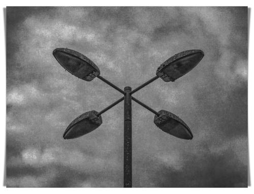 _DSF0223-StreetLamp-Pewsey-Wiltshire-BW_copy_2673x2041.jpg