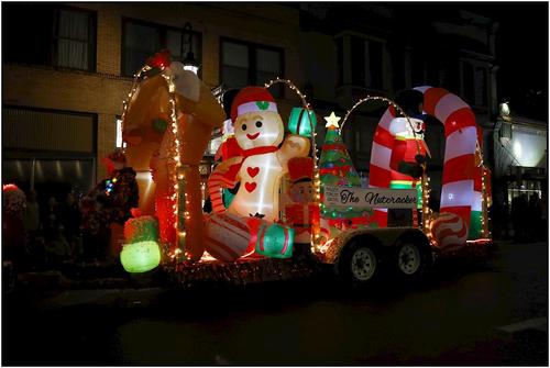 ResizedChristmasParade3.jpg